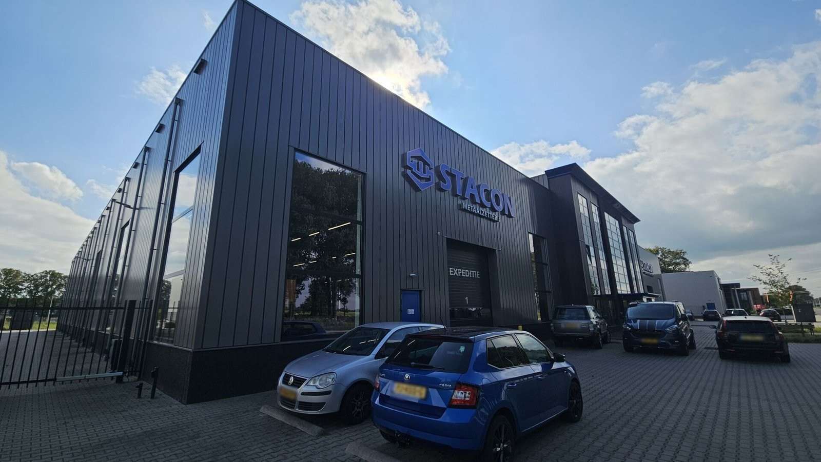 Bedrijfspand Stacon metaalzetterij